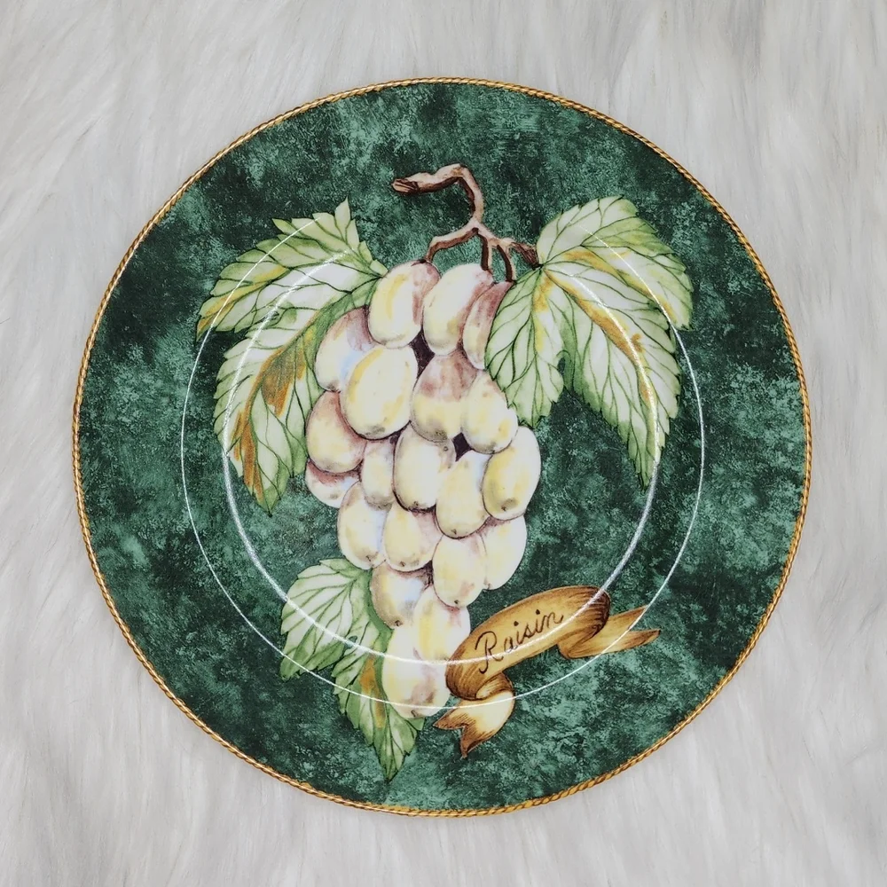 Vintage American Atelier Lattice Fruit plates (5031) produced in 1990